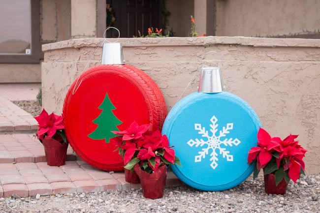 Ornamenti Giganti Di Natale Da Vecchi Pneumatici