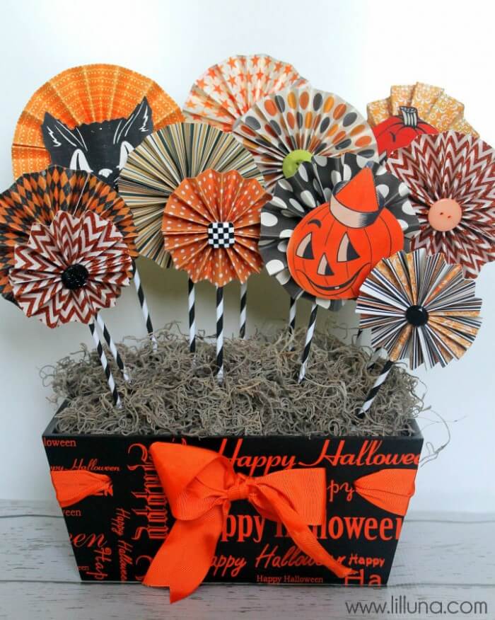 Halloween Paper Centerpiece