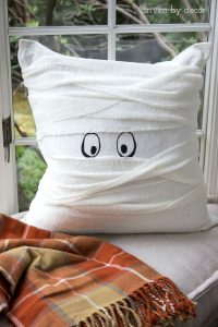 little mummy pillow
