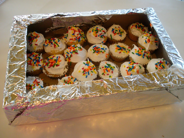 Cereal box cupcake holder