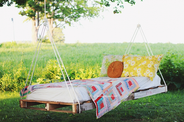 Pallet Swing Bed