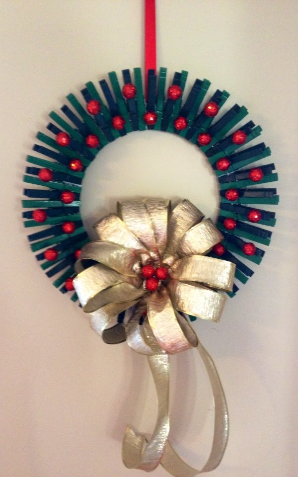 Christmas Clothespin Wreath