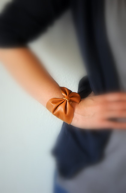 leather bow bracelet