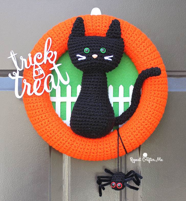 black cat wreath